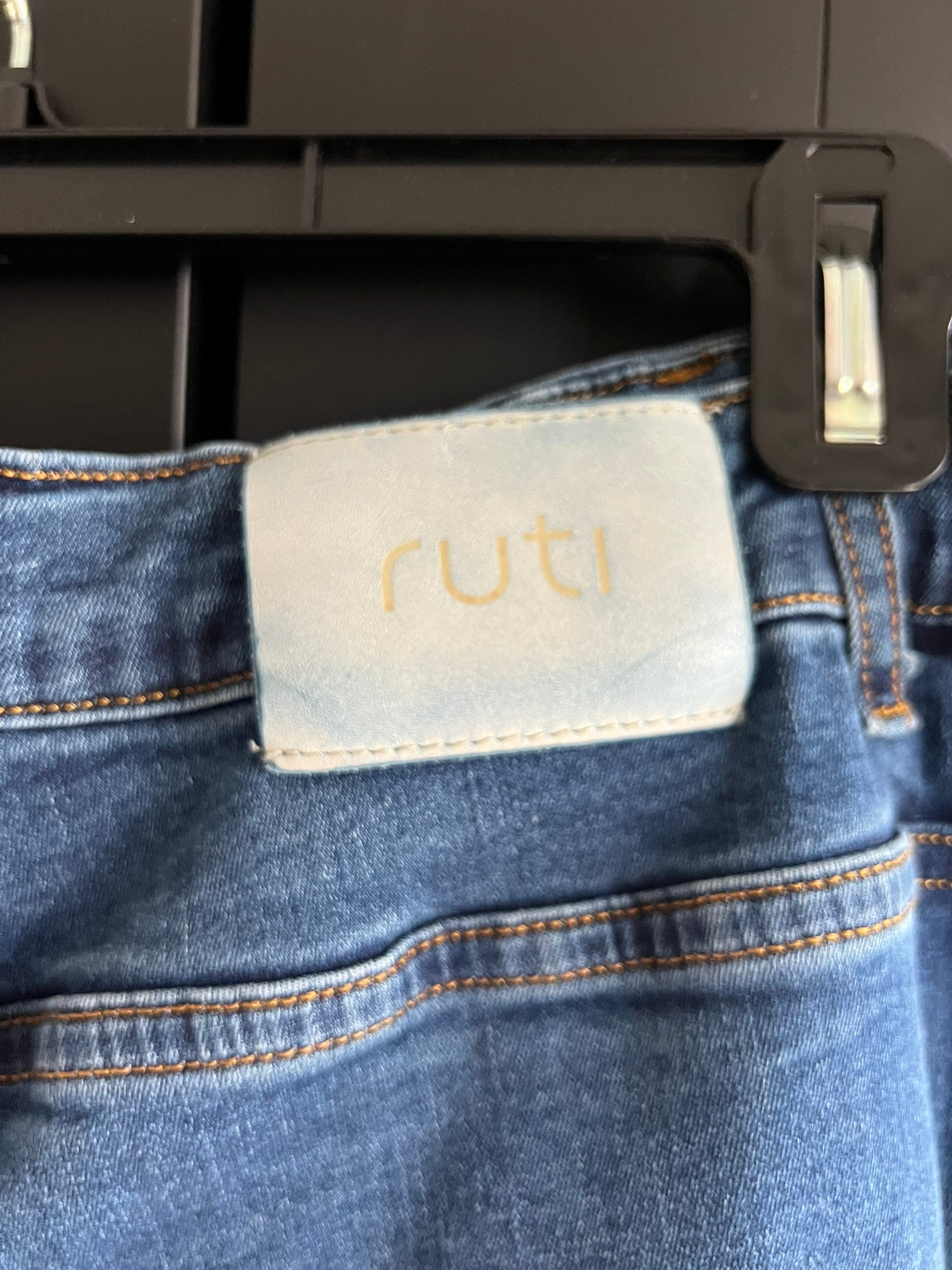 Ruti wide barrel jeans