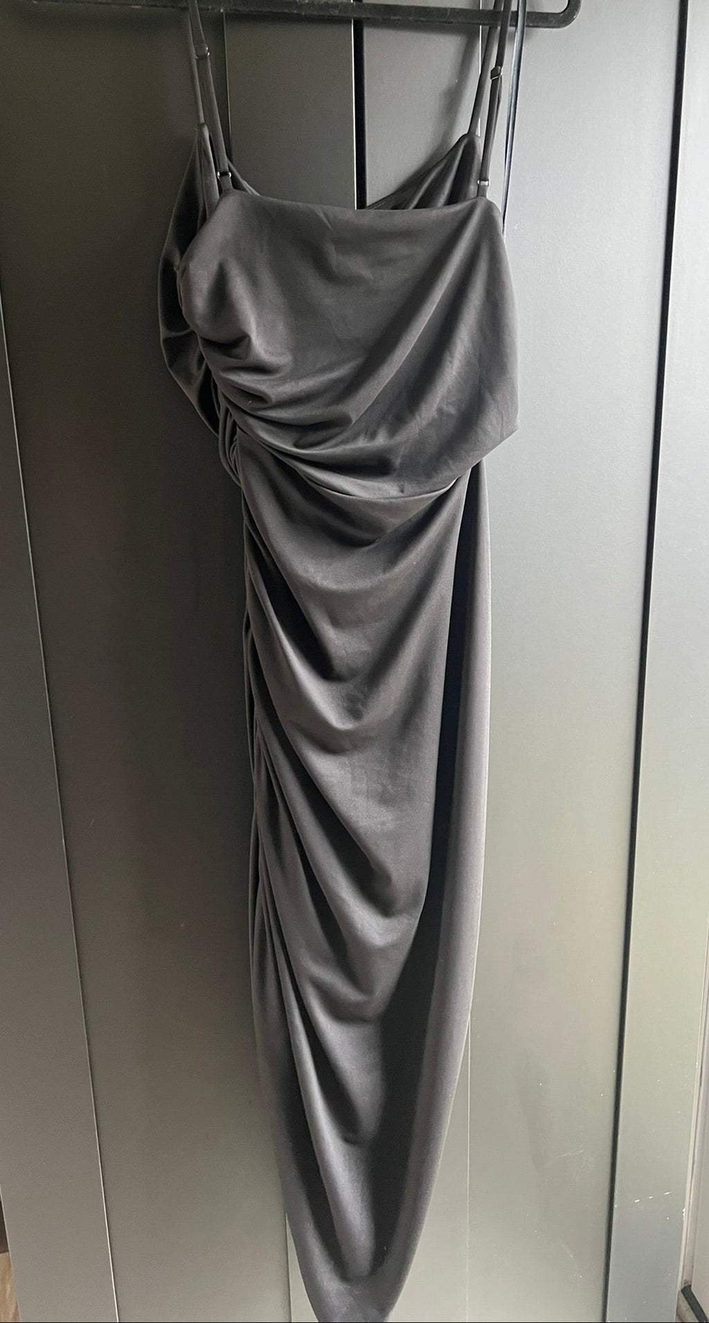 Black bodycon midi dress