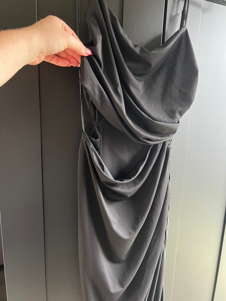 Black bodycon midi dress